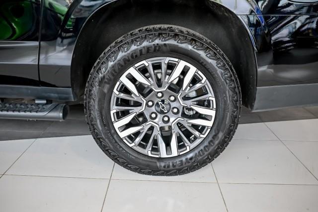 Chevrolet Suburban  2025