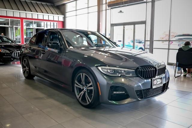 BMW 3-Series  2023