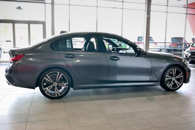 BMW 3-Series  2023