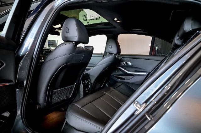 BMW 3-Series  2023