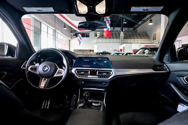BMW 3-Series  2023