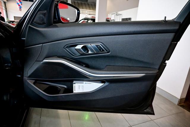BMW 3-Series  2023