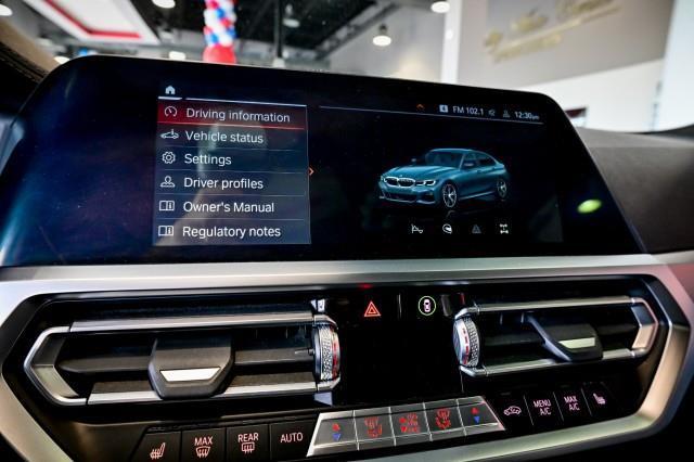 BMW 3-Series  2023
