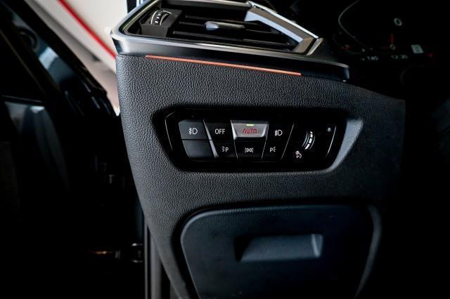 BMW 3-Series  2023