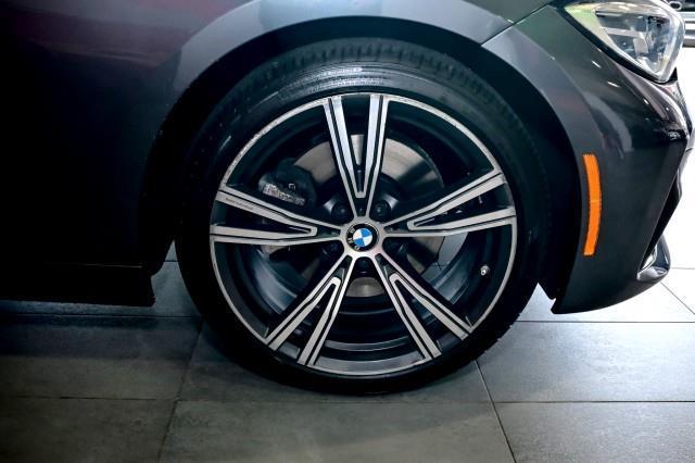 BMW 3-Series  2023