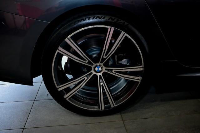 BMW 3-Series  2023