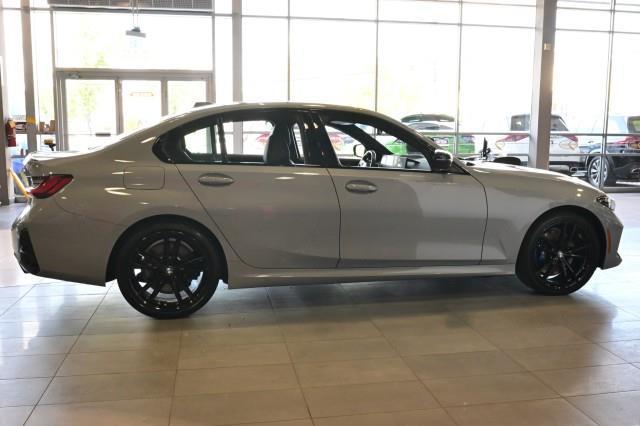 BMW 3-Series  2023