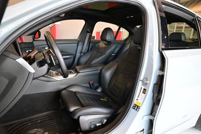 BMW 3-Series  2023