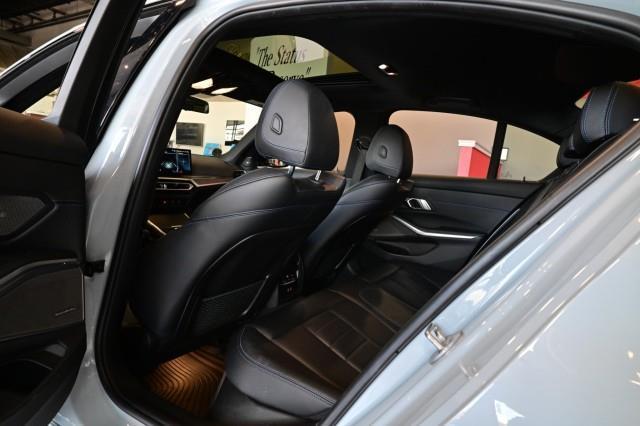 BMW 3-Series  2023