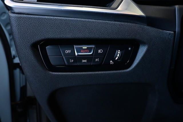 BMW 3-Series  2023
