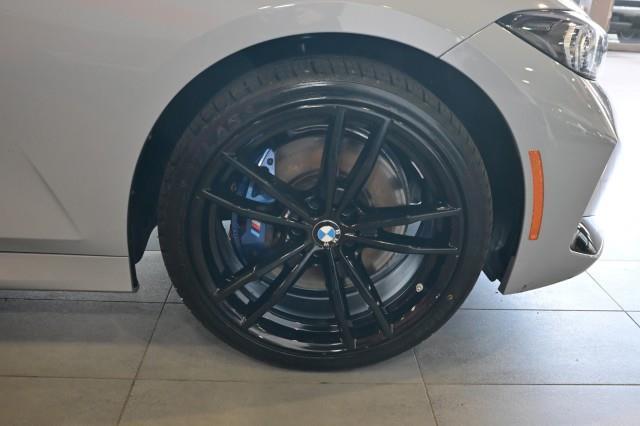 BMW 3-Series  2023