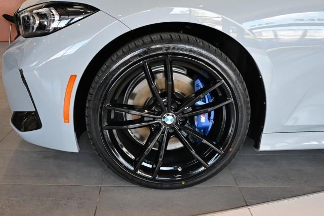 BMW 3-Series  2023