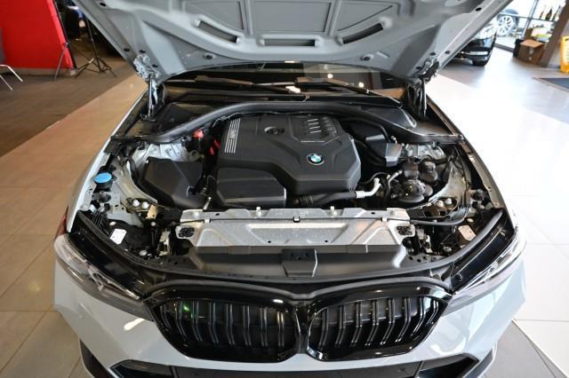 BMW 3-Series  2023