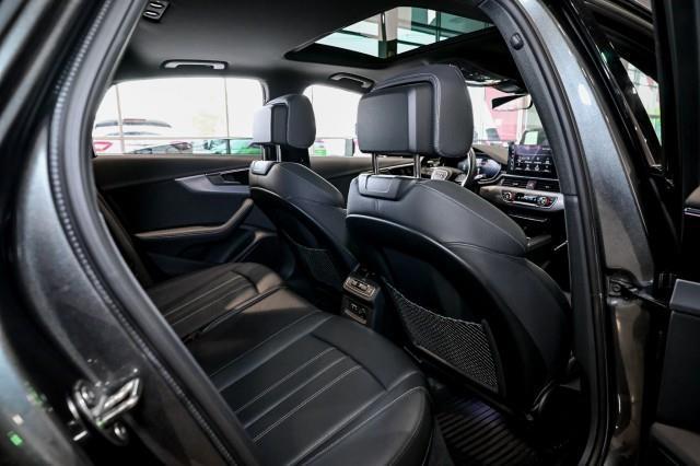 Audi A4  2023