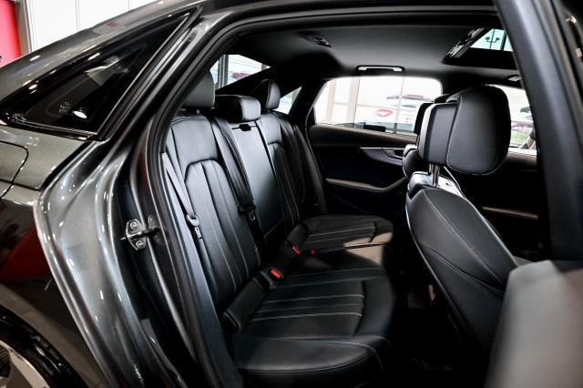 Audi A4  2023