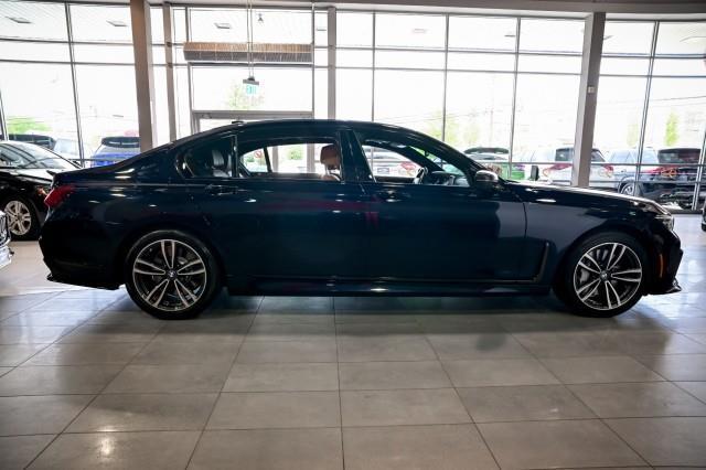 BMW 7-Series  2022