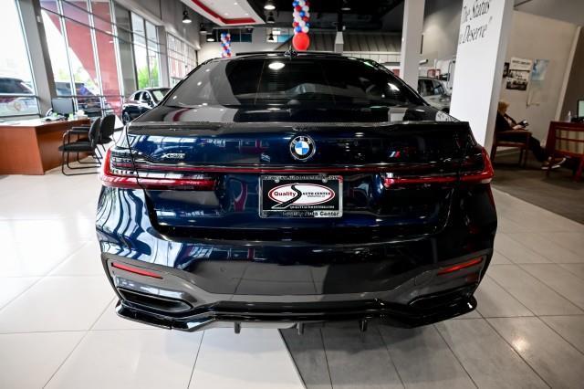 BMW 7-Series  2022