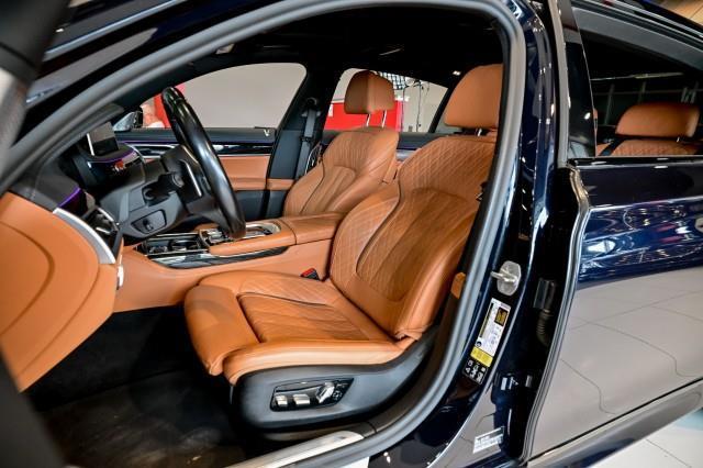 BMW 7-Series  2022