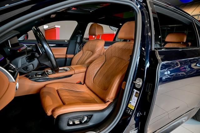 BMW 7-Series  2022