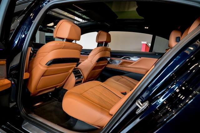 BMW 7-Series  2022