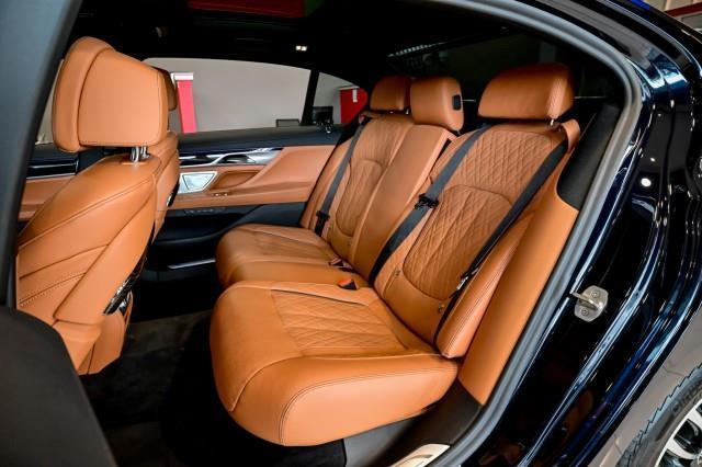 BMW 7-Series  2022