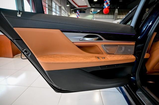 BMW 7-Series  2022