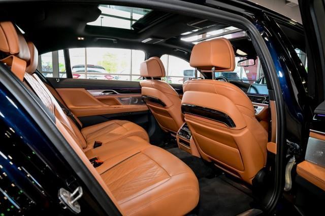BMW 7-Series  2022