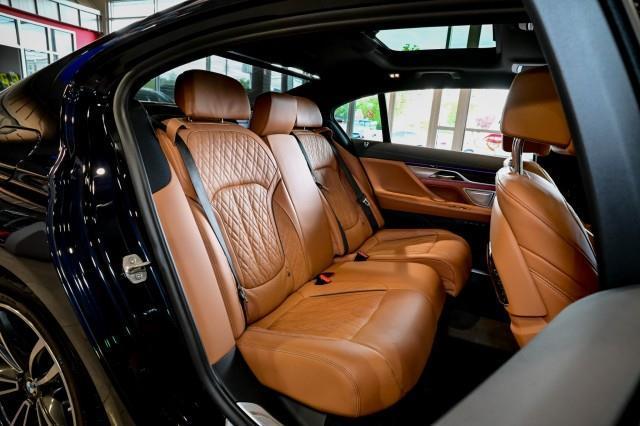 BMW 7-Series  2022