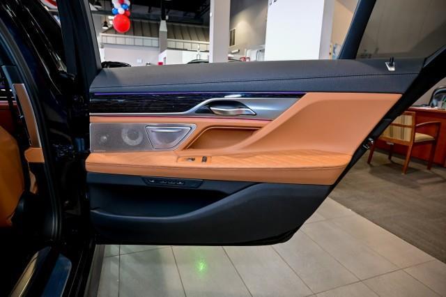 BMW 7-Series  2022