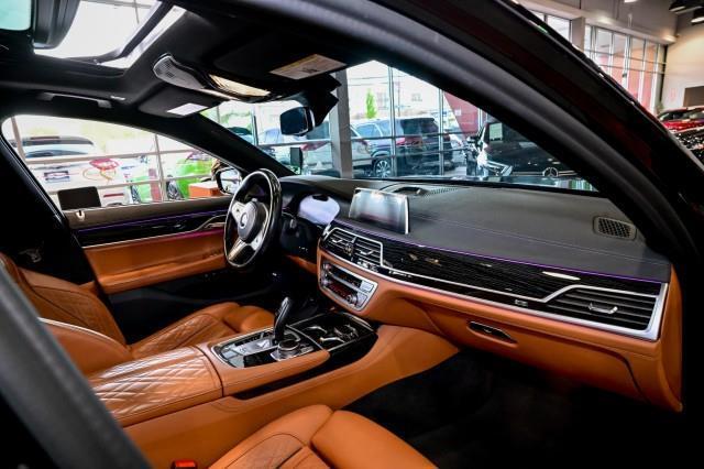 BMW 7-Series  2022