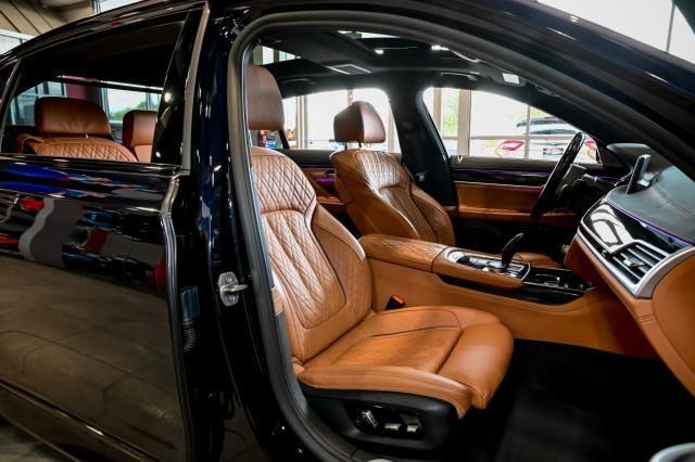 BMW 7-Series  2022