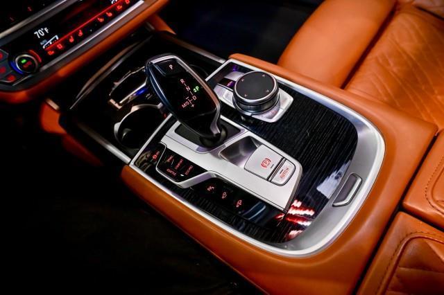 BMW 7-Series  2022
