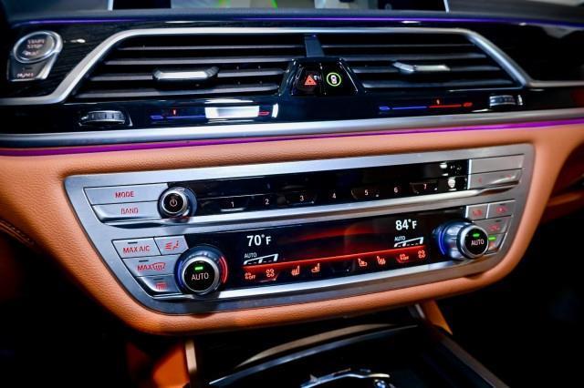 BMW 7-Series  2022