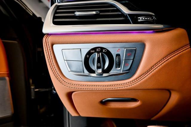 BMW 7-Series  2022