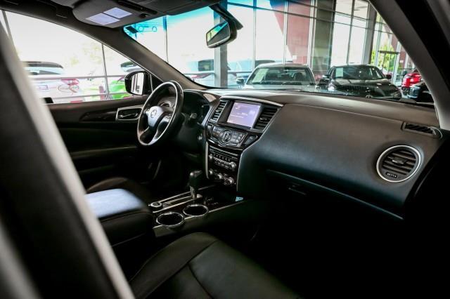 Nissan Pathfinder  2014