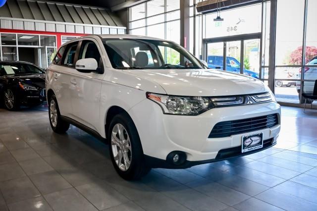 Mitsubishi Outlander  2014