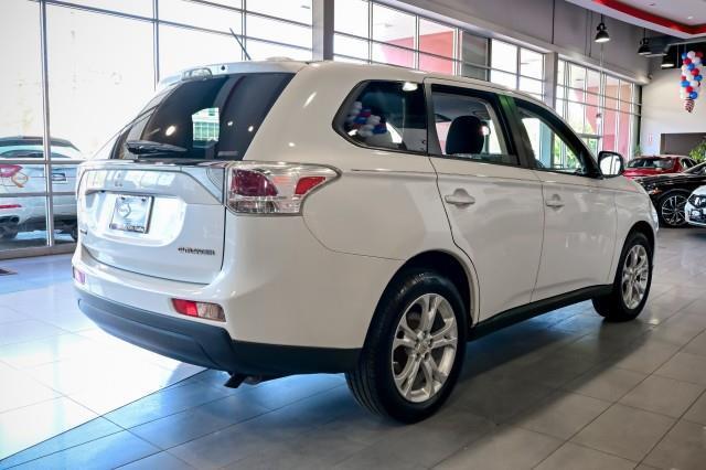 Mitsubishi Outlander  2014
