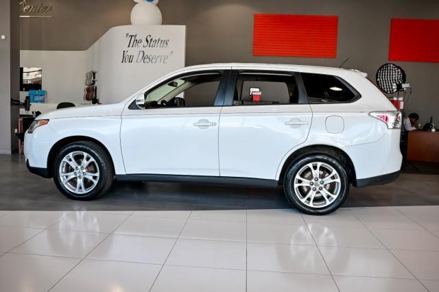 Mitsubishi Outlander  2014