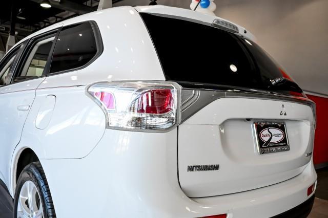 Mitsubishi Outlander  2014