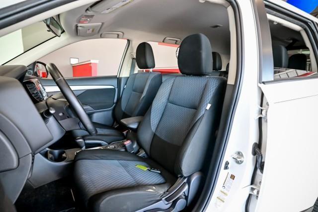 Mitsubishi Outlander  2014