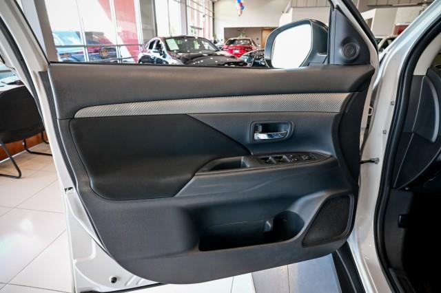 Mitsubishi Outlander  2014