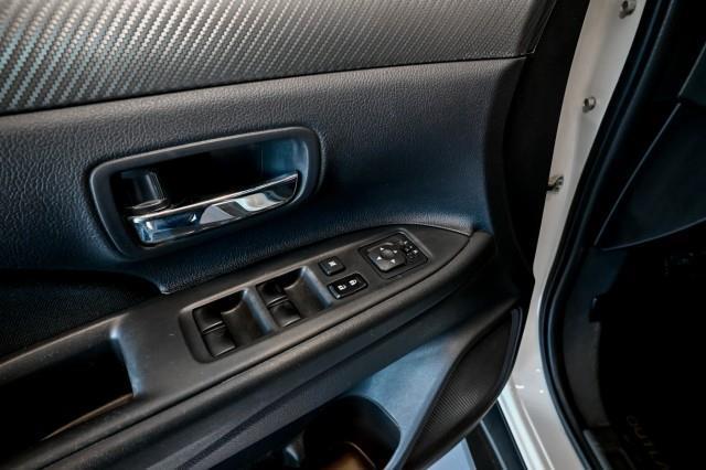 Mitsubishi Outlander  2014