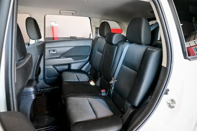 Mitsubishi Outlander  2014