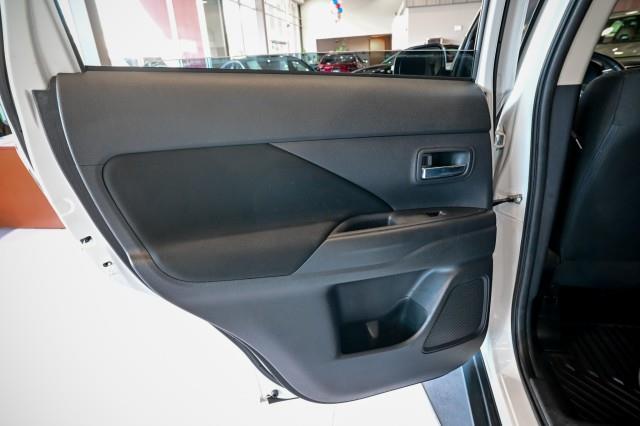 Mitsubishi Outlander  2014