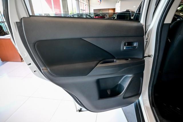 Mitsubishi Outlander  2014