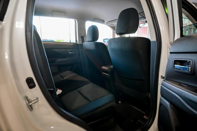 Mitsubishi Outlander  2014