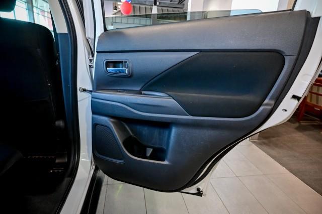 Mitsubishi Outlander  2014
