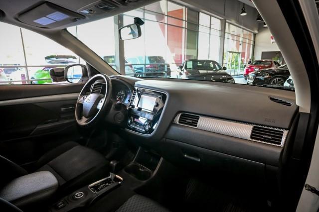 Mitsubishi Outlander  2014