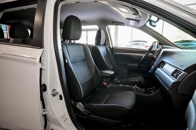 Mitsubishi Outlander  2014