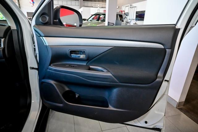 Mitsubishi Outlander  2014